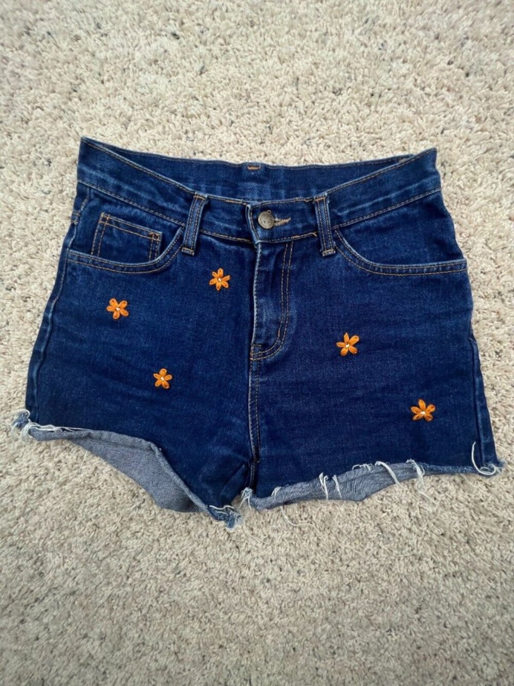 Alice Denim Shorts Women’s Flower Embroidery Size 26 S Cotton Blend Cute Short